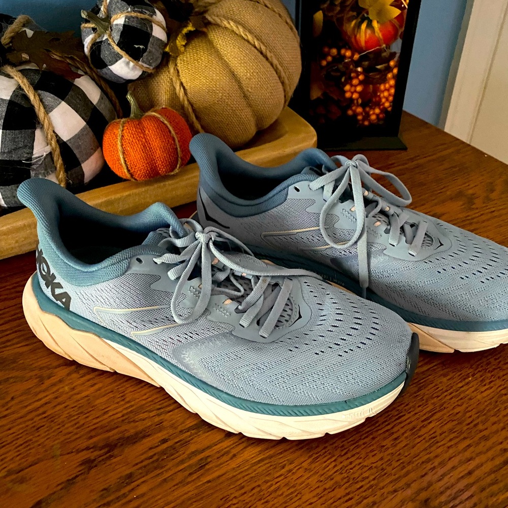 Hoka arahi 5 size 9